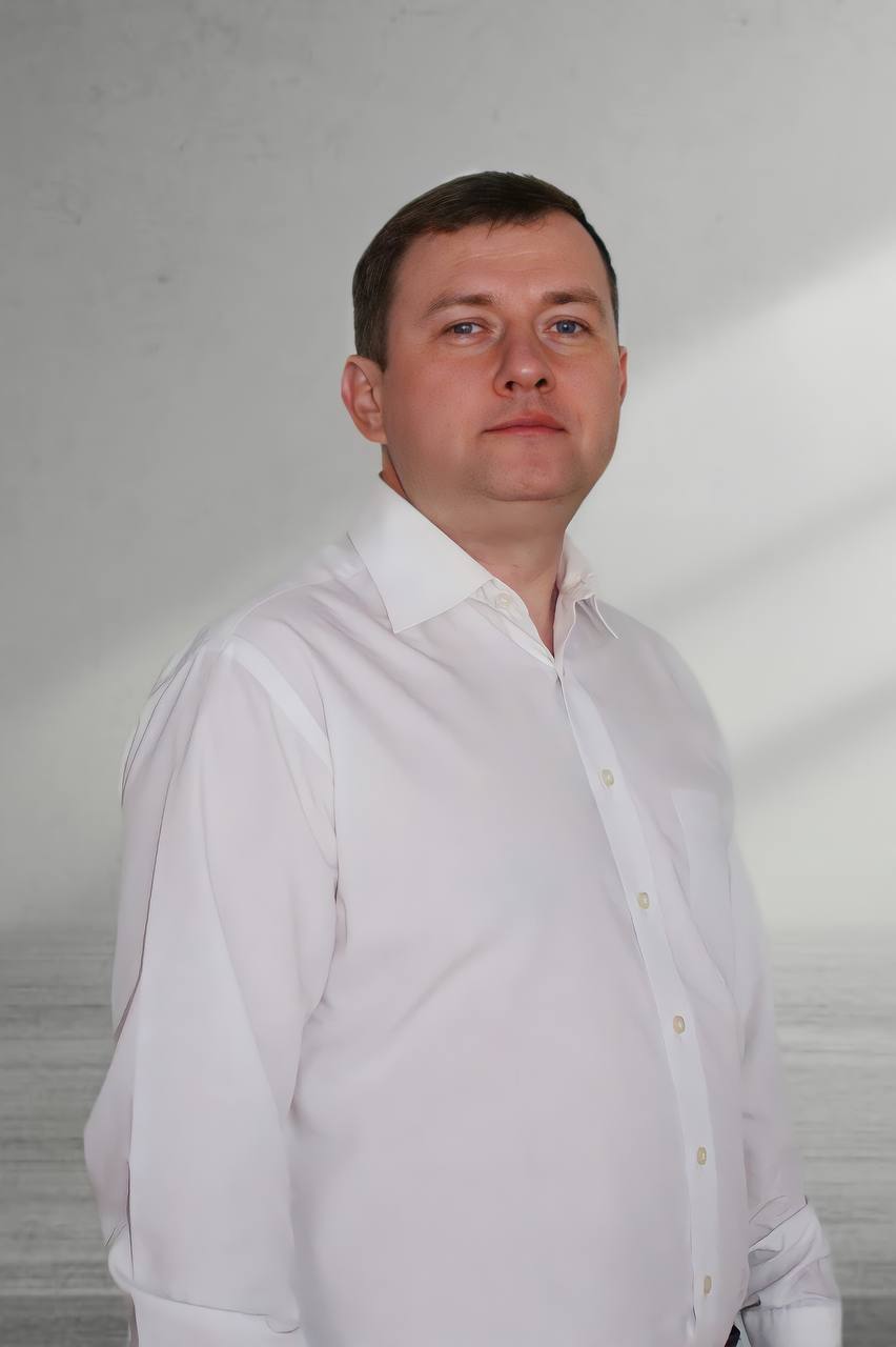 Степанов Владимир Николаевич.